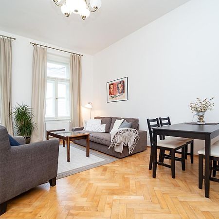 פראג Quiet Apartment In The Old Town מראה חיצוני תמונה