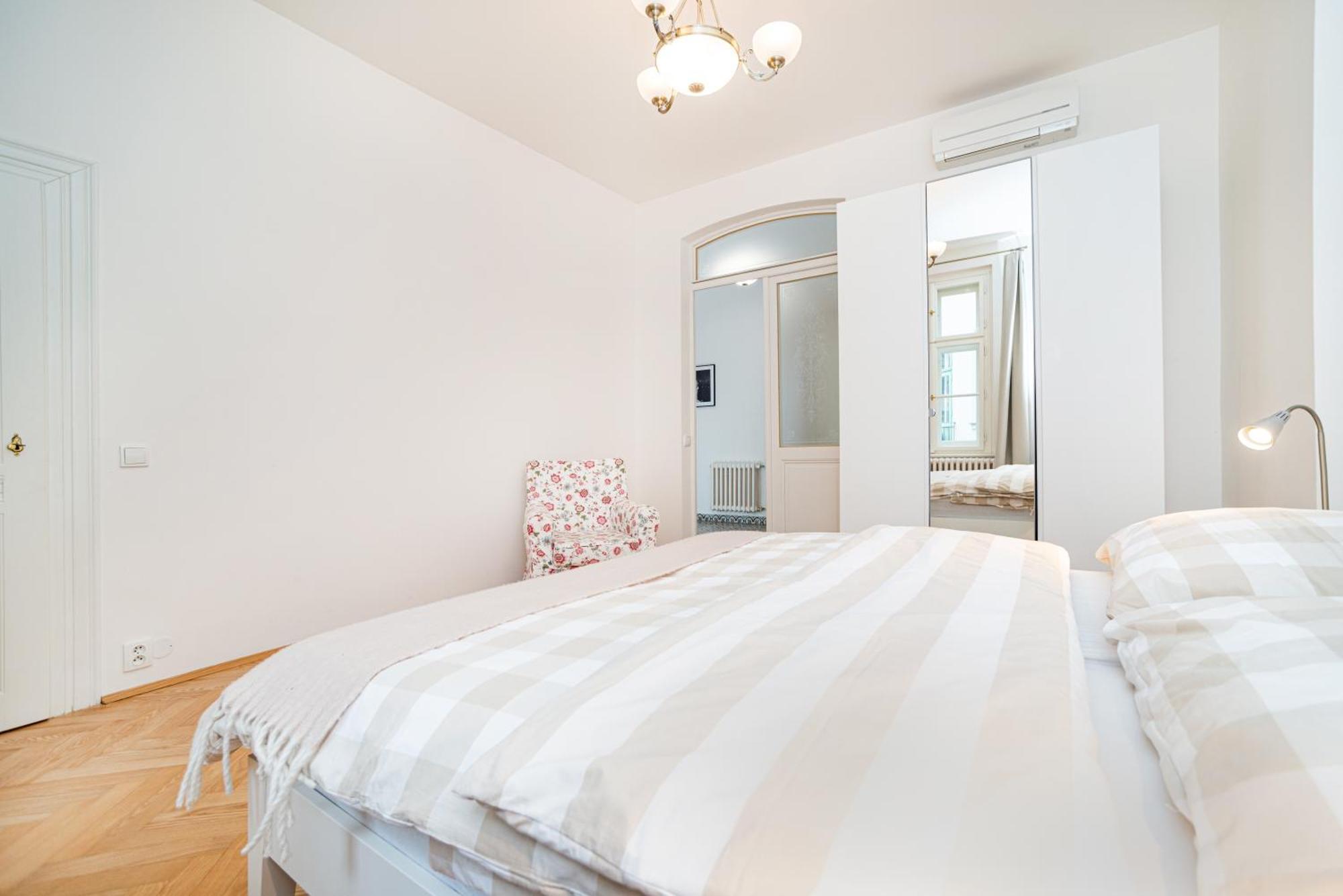 פראג Quiet Apartment In The Old Town מראה חיצוני תמונה