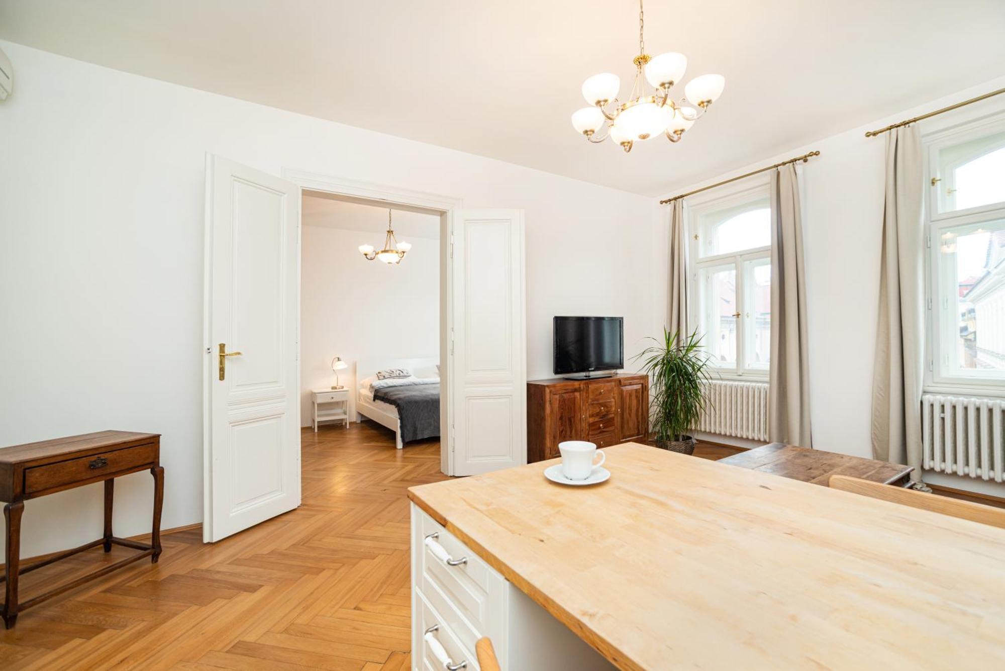 פראג Quiet Apartment In The Old Town מראה חיצוני תמונה
